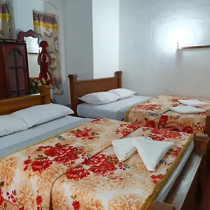  Pensión Ruchi House